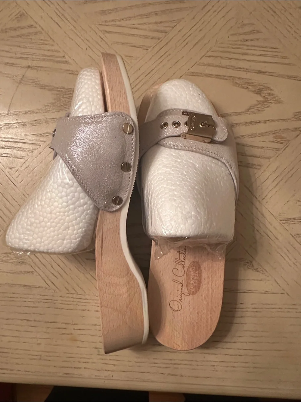 Dr.Scholl’s White Textured Leather Slide Clogs with Metallic Accent - Picture 1 of 7